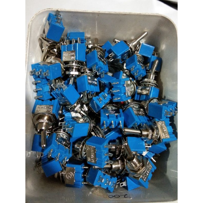 swit togel saklar togel 3 pin biru