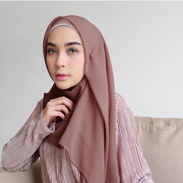 BELLA SQUARE Hijab Segiempat Warna Part1 Jilbab Pollycotton Premium [COD] [Go-Send]-SKY BLUE