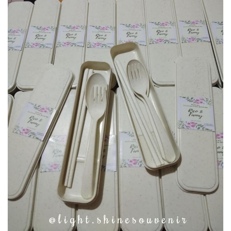 Souvenir satu set alat makan bahan jerami/ Souvenir unik/ Souvenir new normal