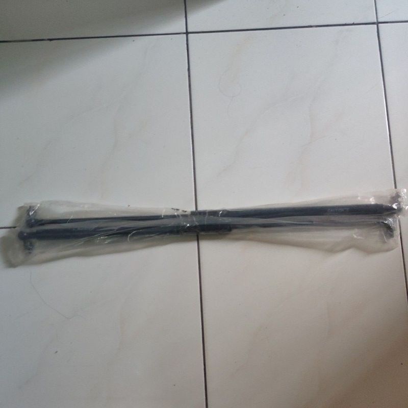 Shock Bagasi Hidrolik Nissan Terrano