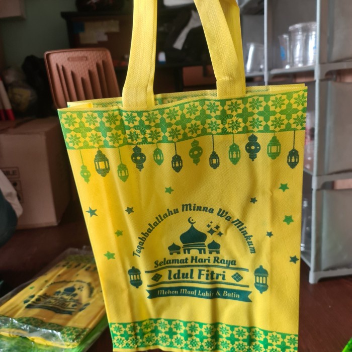 

PROMO Tas Kain Spoundbound 38x45 / 30x40 Lipat samping Idul Fitri Lebaran - Kuning, 38x45
