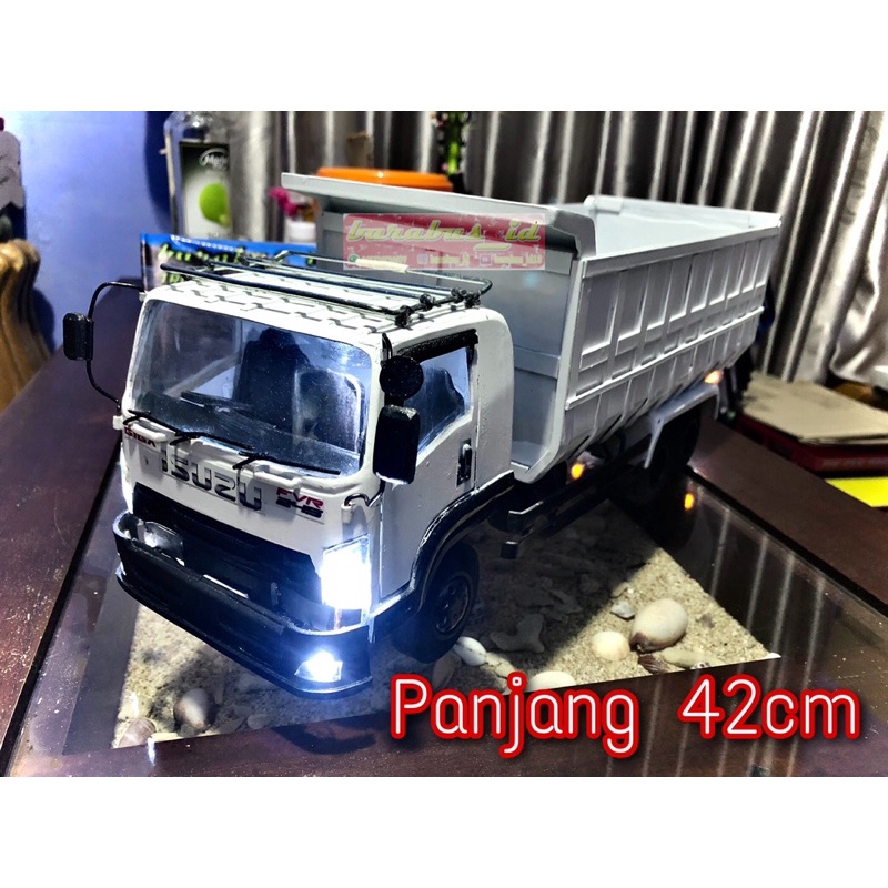 Full PVC  Miniatur ISUZU GIGA Dumb Truck Besar Skala 1:20