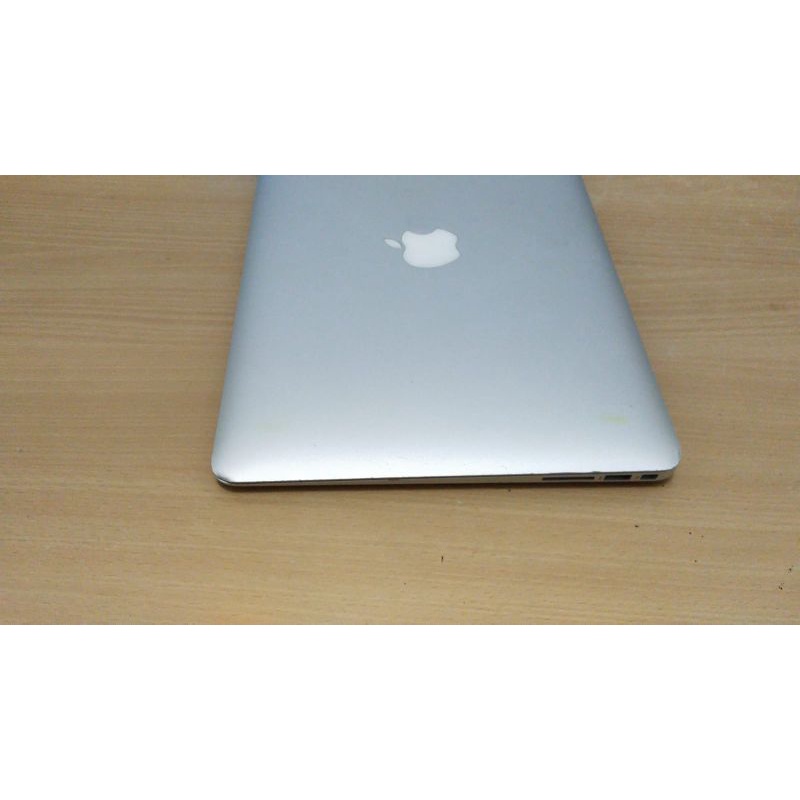 PROMO.. AIR 13 IN 2017.RAM 8 .SSD 128. CORE I5 .VGA INTEL .MINUS DENT &amp; LAYAR WHITESPOT go
