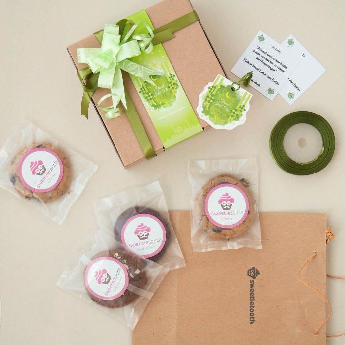 

Hampers Gift Ucapan Selamat Idul Fitri Lebaran - Soft Baked Cookies Hot!!!R30F