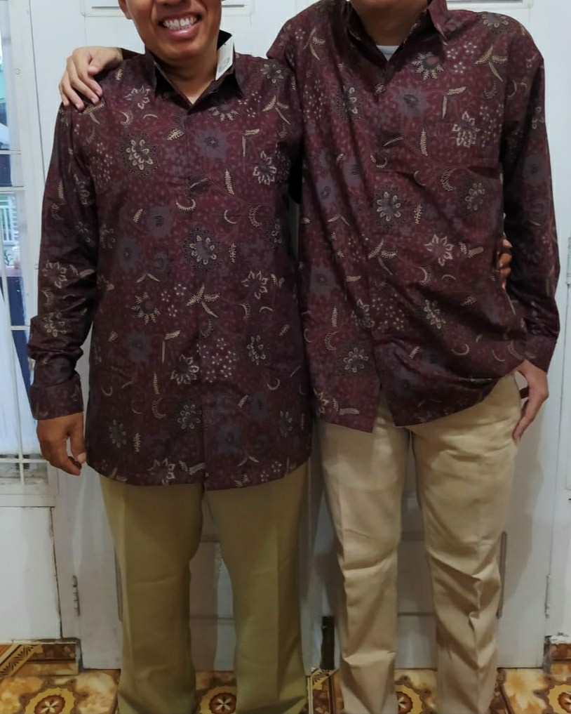 Kemeja Batik Pria Lengan Panjang Premium Kembang Setaman Merah Maroon 722903 Cap 72