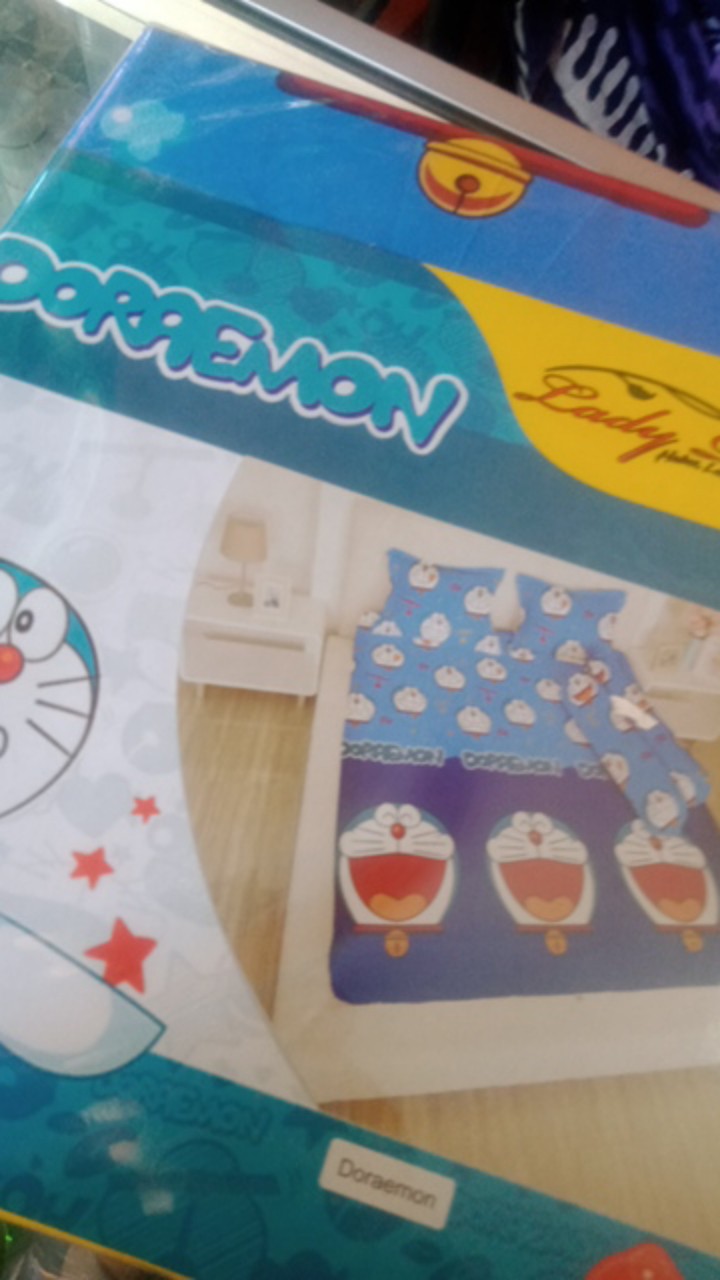 Lady Rose Sprei King (180x200) Dengan 2 Bantal - Doraemon