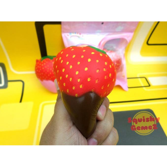 TURUN HARGA Jumbo strawberry chocolate squishy stroberi cokelat puni maru replika STOK TERBATAS