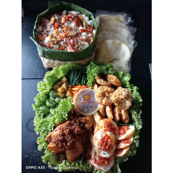 

Nasi Liwet Bakul dan Tampah