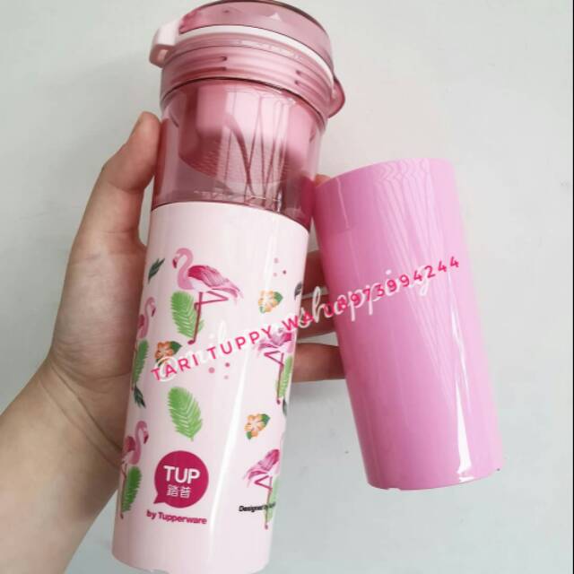 Flamingo tumbler with sleeve