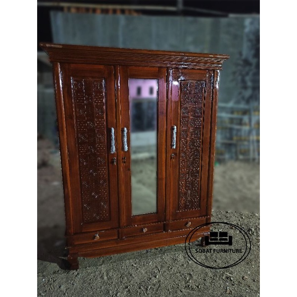 Lemari Pakaian Jati 3 Pintu Laci Minimalis Jumbo