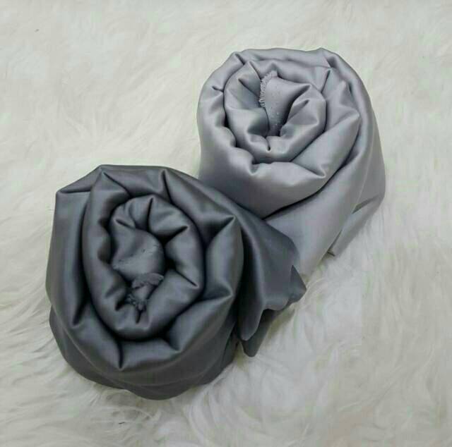 Jilbab maxmara polos (segiempat)