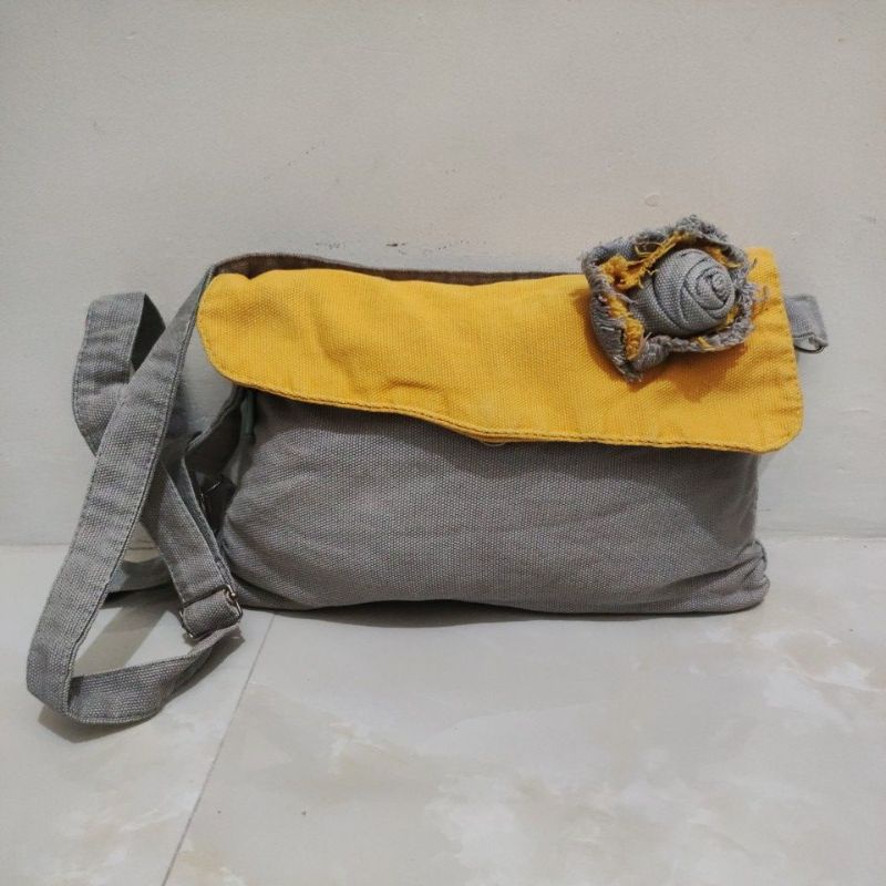 Tas Sling Maika
