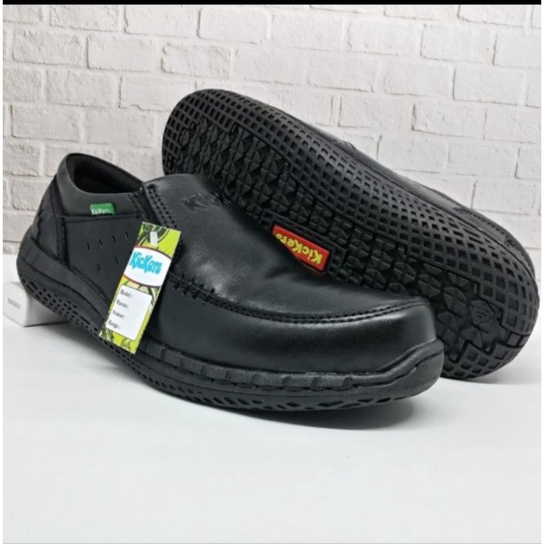 Kickers Sepatu Casual Kasual Pria Bahan Kulit Asli Hitam Polos Elegan Murah Kode