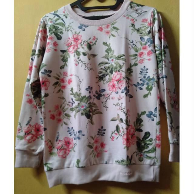 (PRELOVED) SWEATER WANITA NEVADA