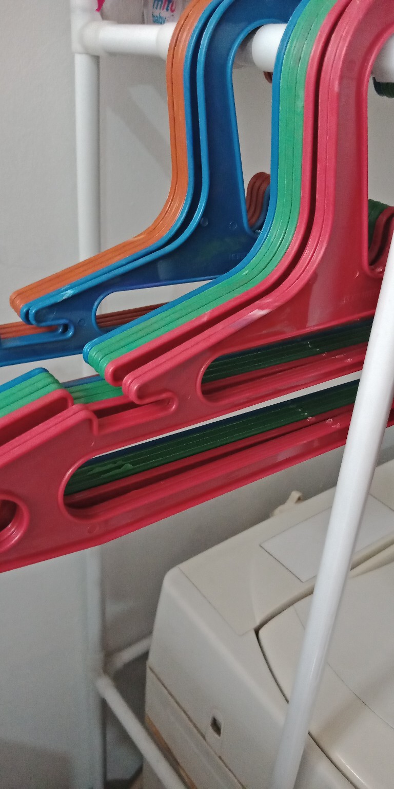 Gantungan Baju Plastik-hanger Baju Panjang Isi 12pcs