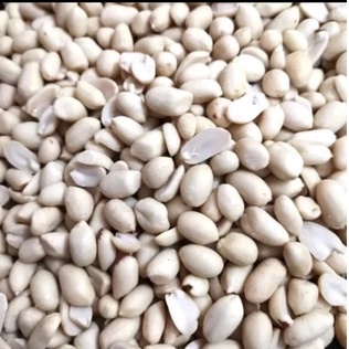 

kacang tanah kupas 41/51 500gr size medium