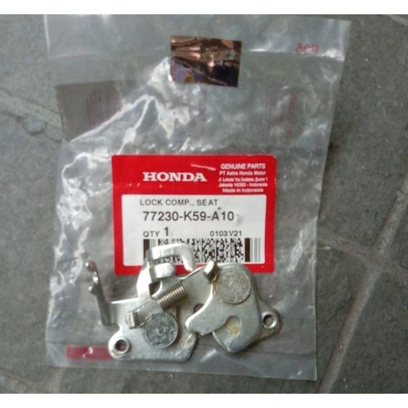 KUNCI JOK SADEL BELAKANG VARIO 125 VARIO 150 KEPITING JOK BELAKANG VARIO 77230K59A10