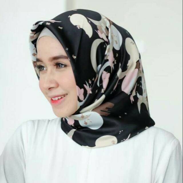MAXMARA SQUARE / HIJAB MAXMARA REMBULAN