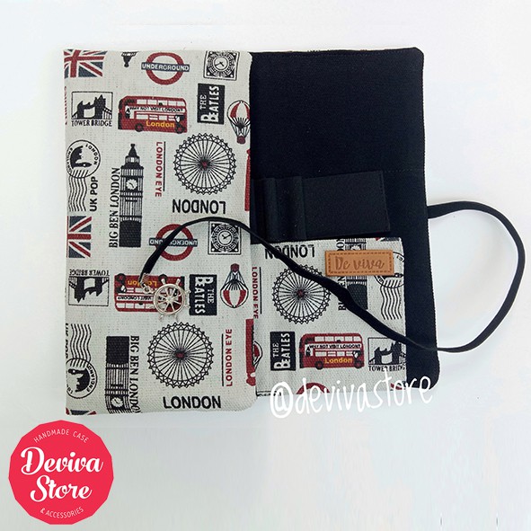 

Roll Pencil Case - white grey london