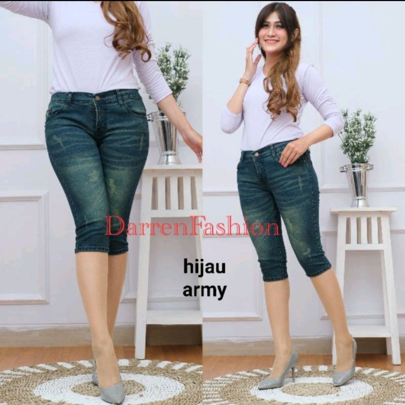 Celana 7/8 Jeans Wanita Ripped Wisker . Celana 7/8 Jeans Wanita . Celana 7 8 Cewek Ripped