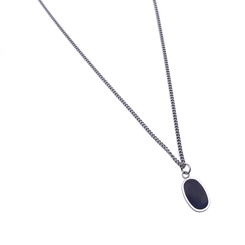 Kalung Rantai Bahan Titanium Steel Bentuk Oval Warna Hitam Gaya Retro Hip Hop