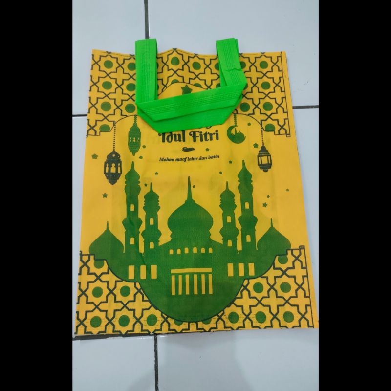 

GOODYBAG TAS PARCEL LEBARAN