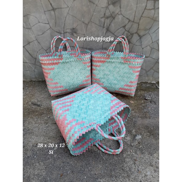 

Tas Anyam Lurik Sedang
