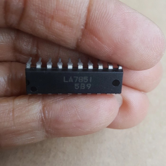 IC LA7851 20pin / IC LA 7851 20 pin CRT Display Synchronization Deflec