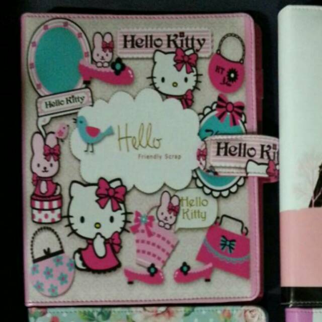 

BINDER HELLO KITTY