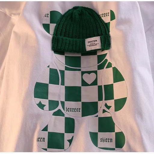 [littlecrab] Kaos Oversize Bearbrlck Topi Rajut Asli Tshirt Square Motif Catur Two Tone Skicen Bearear T-shirt Unik Lucu Berkualitas With A Real Knit Beanie Hat Street Style Love Bear Beruang Lucu Korean Style