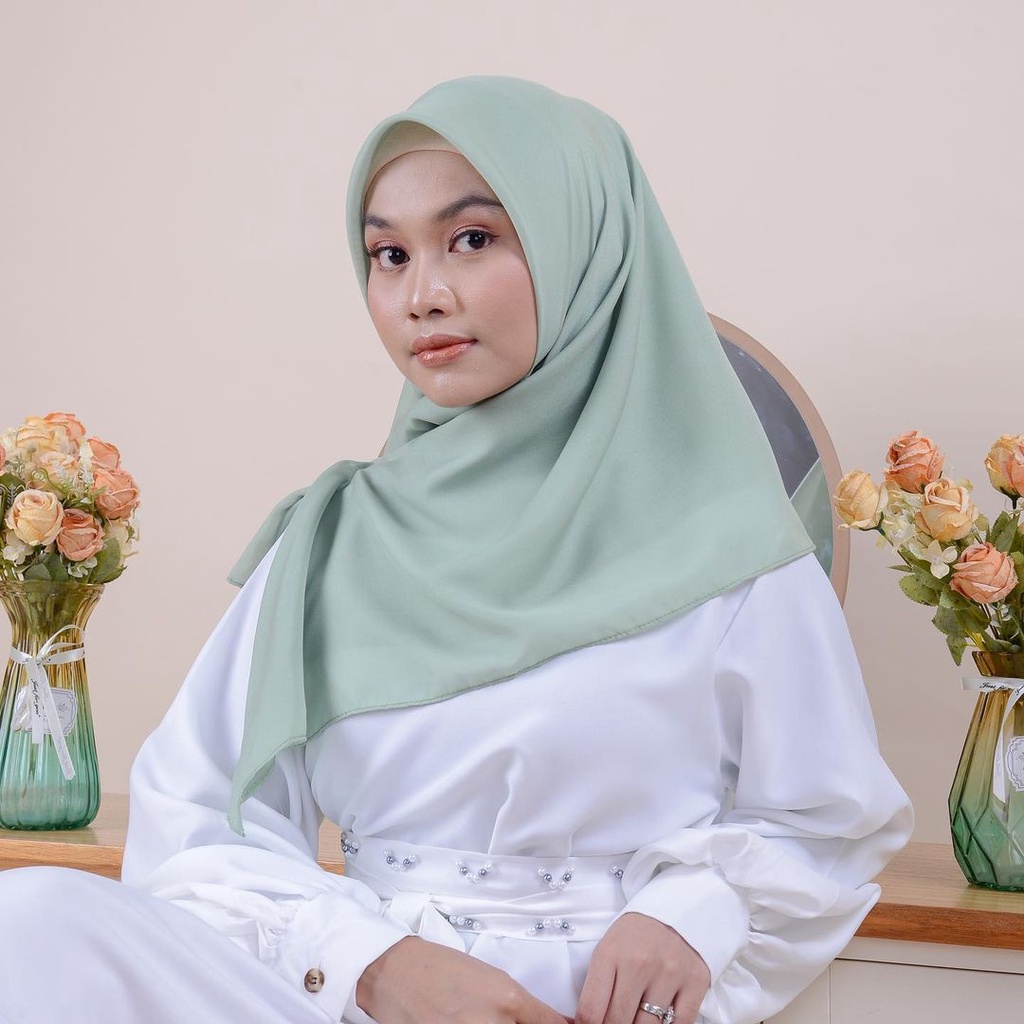 Hijab Segi Empat Paris Premium Warna Hijau Sage 110cm x 110cm