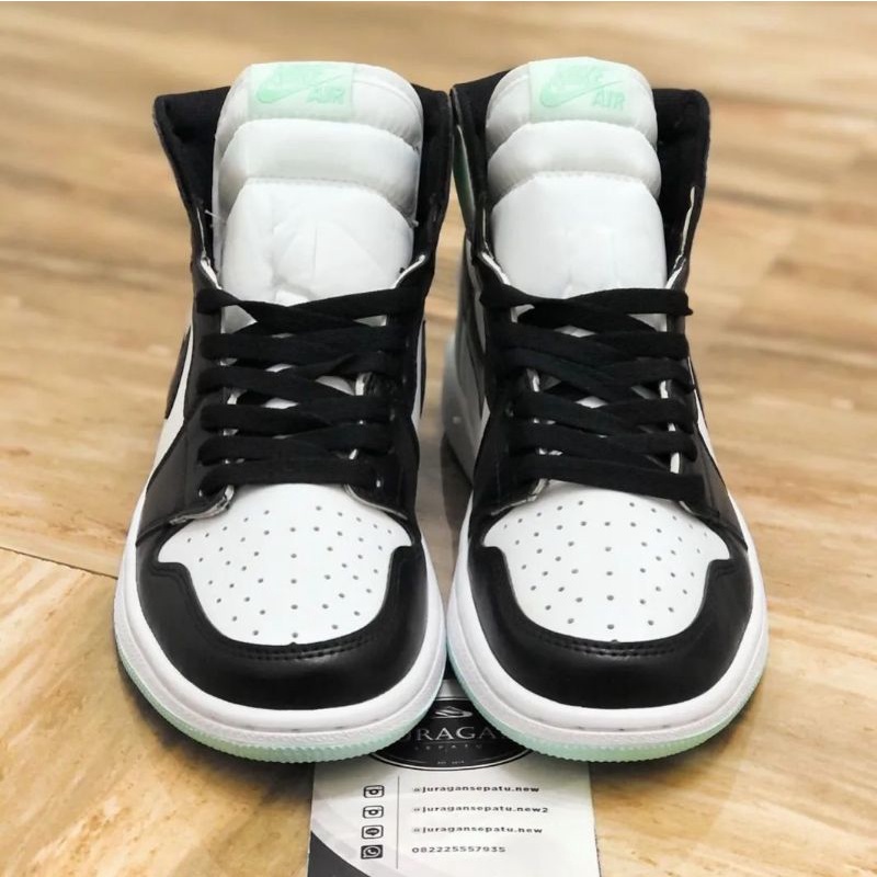 Nike Air Jordan 1 Retro High OG &quot;Igloo&quot;