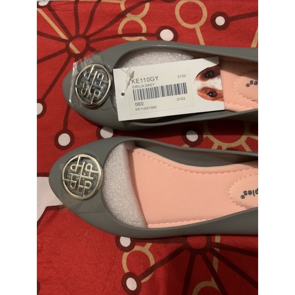 Size 37 Sepatu Hush Puppies Wanita Grey - Sepatu Jelly