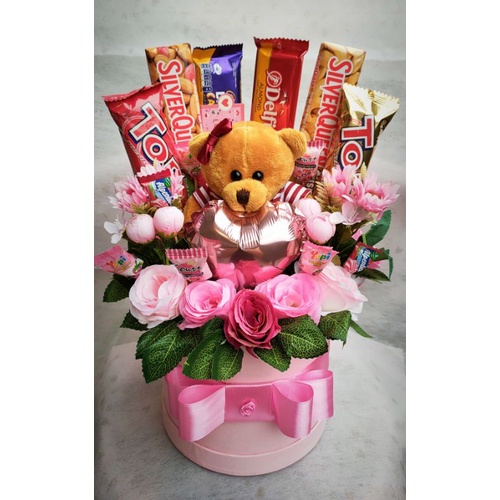 

Buket BoxcValentine Teddy Bear