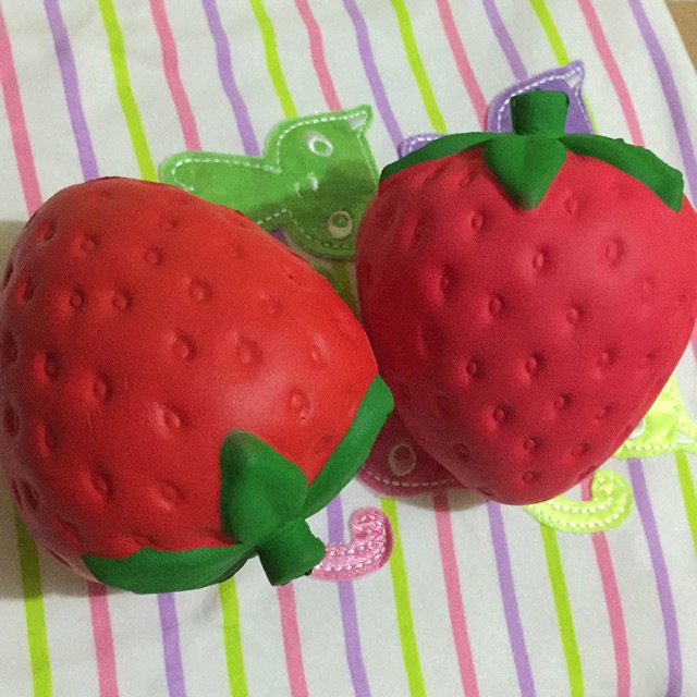 

squisy super jumbo strowberry IBLOOM mirip banget 9x11cm