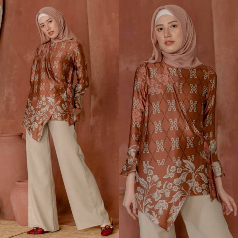 Preloved Wearing Klamby Sumbawa Blouse