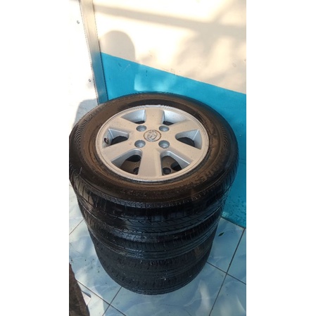 miniatur ban velk avanza