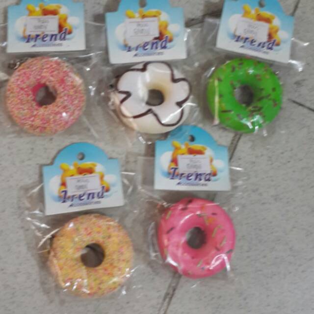 SQUISY GANTUNGAN HP DONAT CUTE