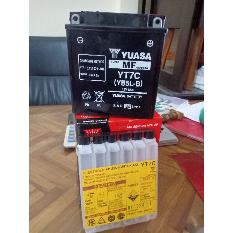 aki motor merk yuasa