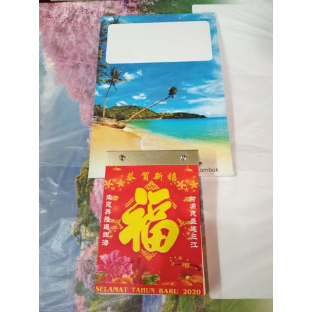 

Kalender Harian sobek sedang th 2020 & Tatakan pemandangan