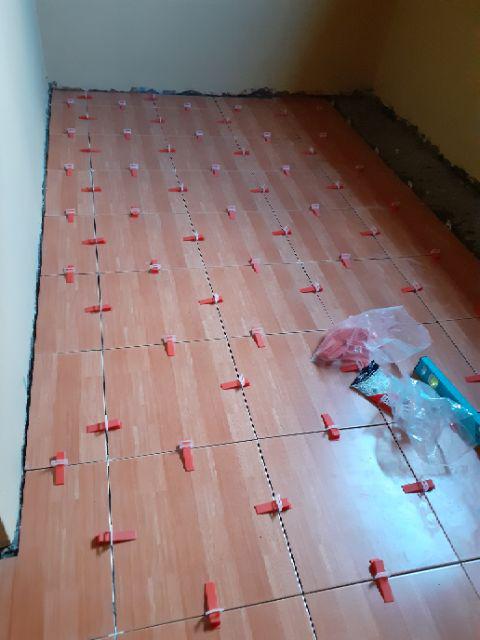 Universal Wedge / Tile Leveling System / Perata Granit Keramik