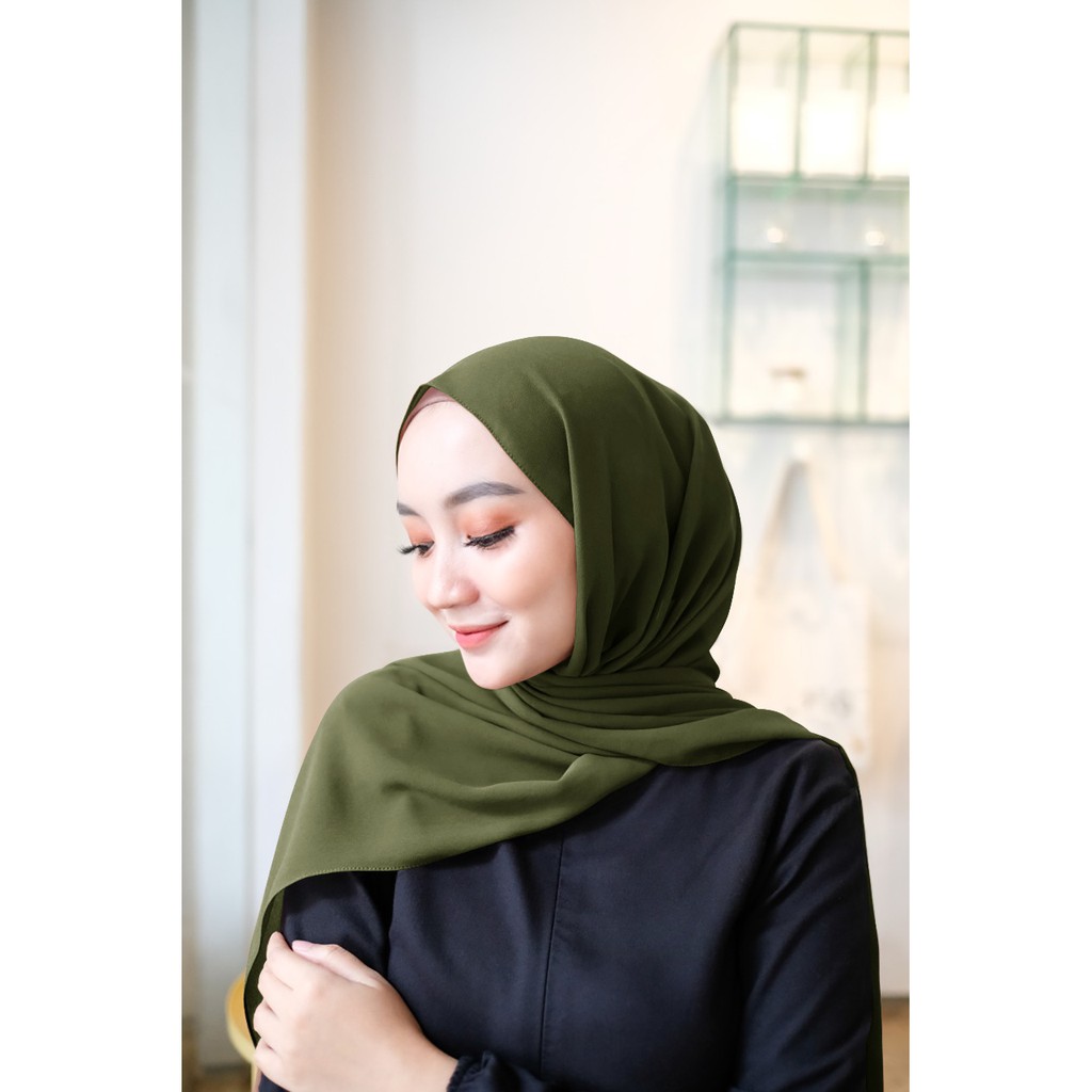 Vallina Outfit - Hijab Pashmina Shawl Cyra | Kerudung Pasmina Sabyan Ayla Premium-Army