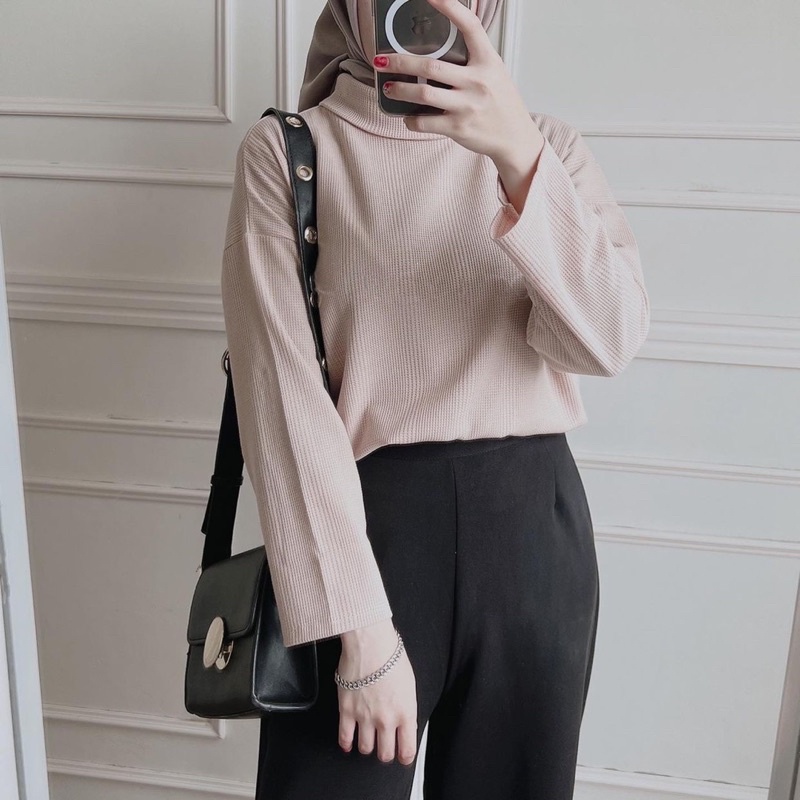 HAFIZA WAFFLE TURTLENECK