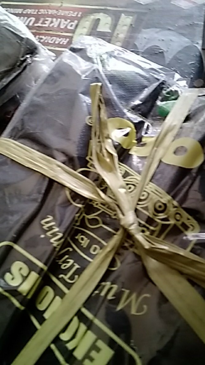 Kantong Plastik Kresek Hd Loco Ekonomis Hitam Uk 17 X 33 Isi 50 Lbr