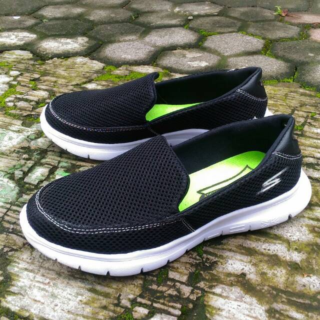 Skechers slip on cewek 36 37 38 39 40