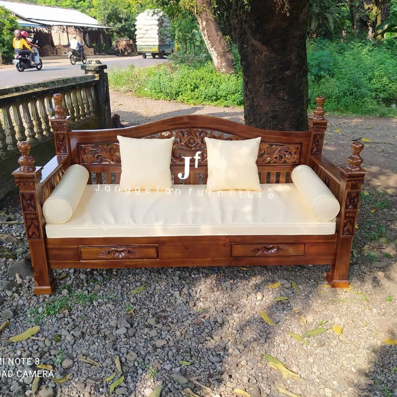 bangku Rahwana jati balebale Rahwana jati