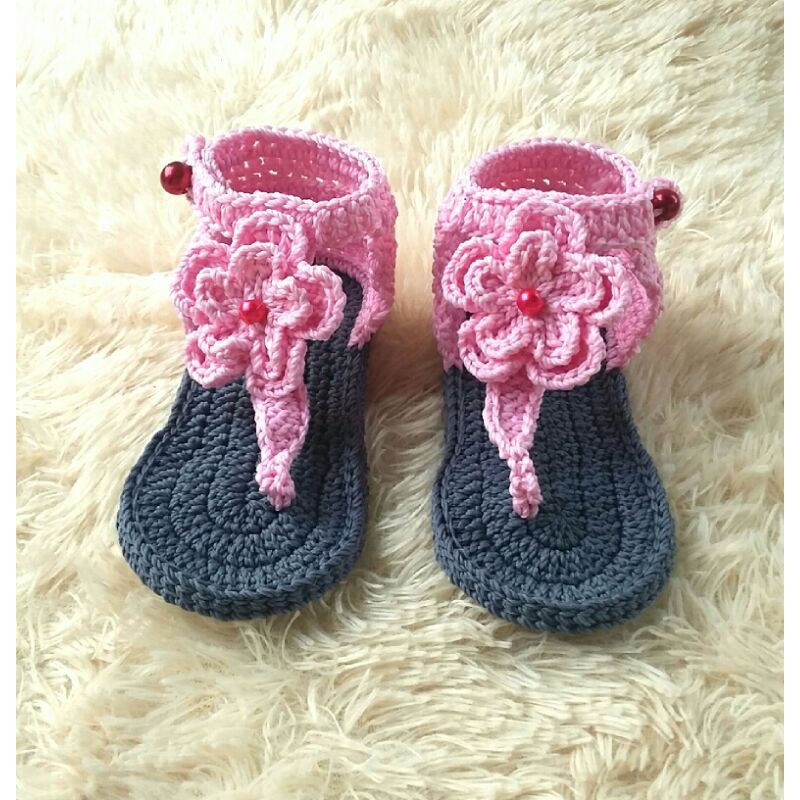 sendal bayi rajut sepatu bayi cewek rajut heandmade sepatu bayi perempuan prewalker