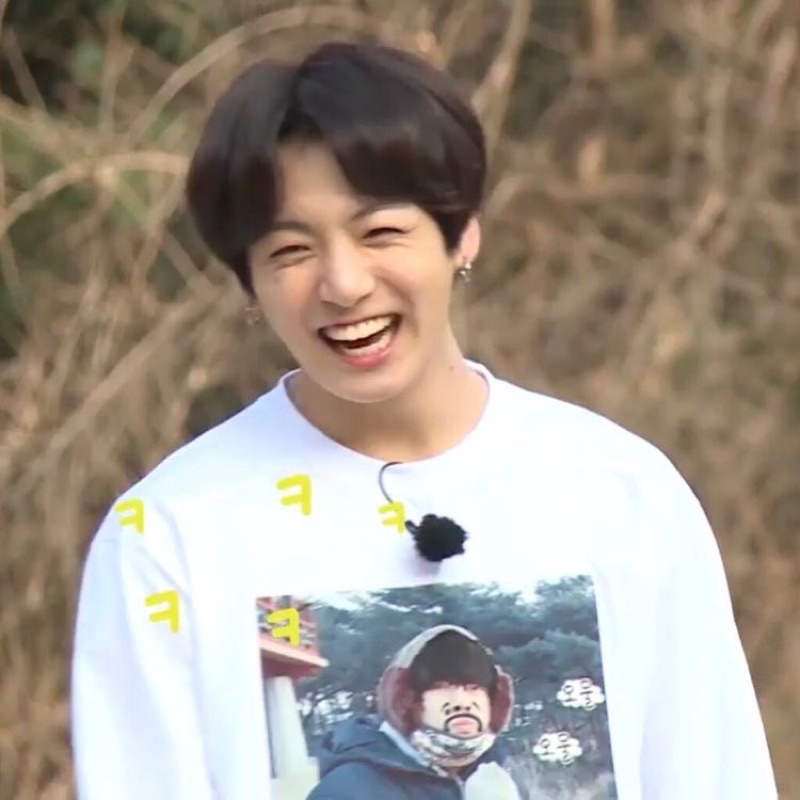 ☆ RUN BTS TSHIRT ☆