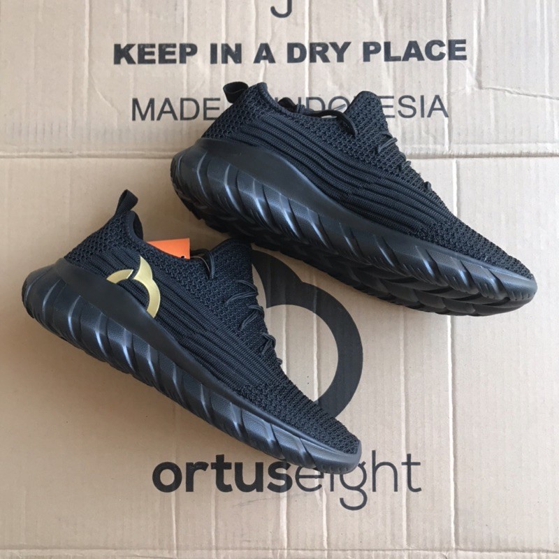ortuseight frontier all black