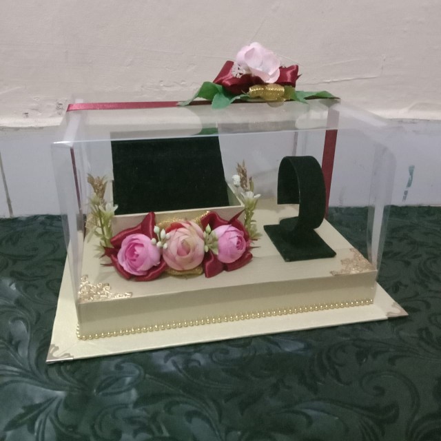 Turun Harga Kotak Seserahan/tempat Perhiasan Gelang Dan Kalung